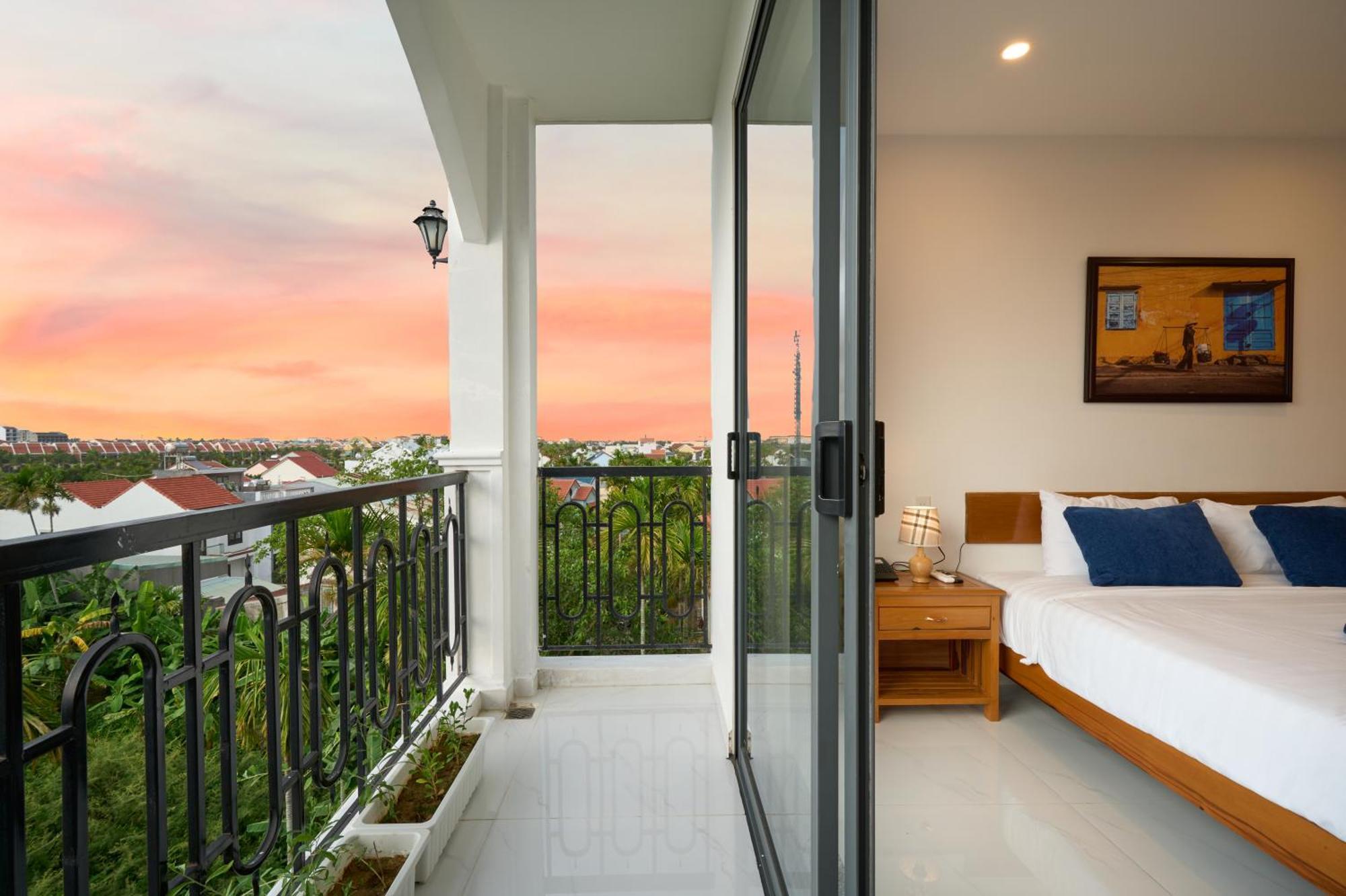 Hoi An Legend Charm Boutique Hotel Exterior photo