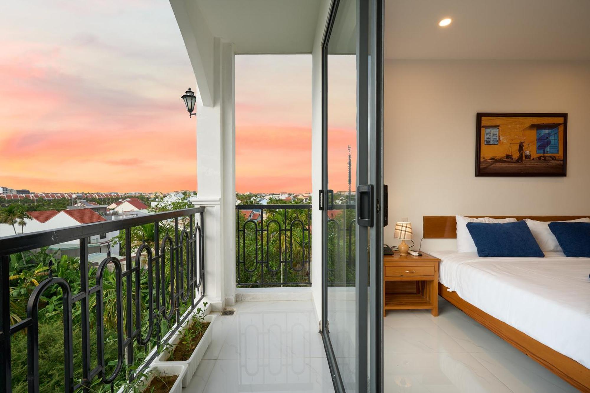 Hoi An Legend Charm Boutique Hotel Exterior photo